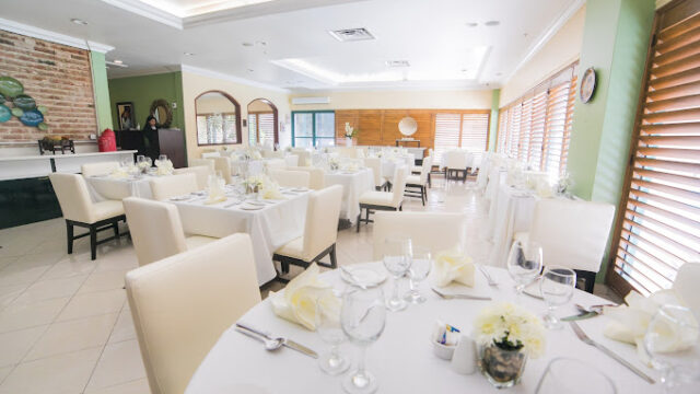 Alexanders-Restaurant-3.jpg