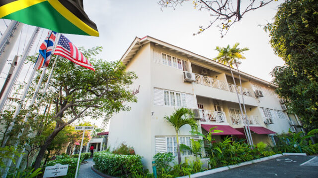 Altamont-Court-Hotel-4.jpg