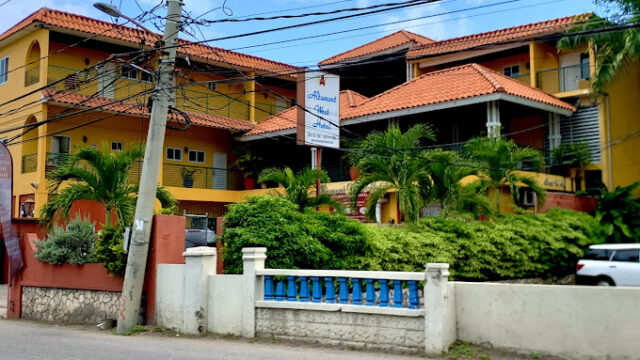 Altamont-West-Hotel-2.jpeg