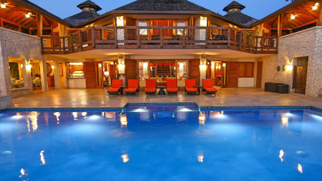 Aqua-Beach-Villa-1.jpg