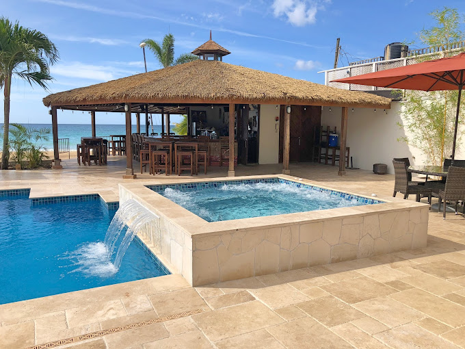 Aqua-Beach-Villa-2.jpg