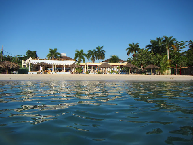 Beachcomber Club Resort