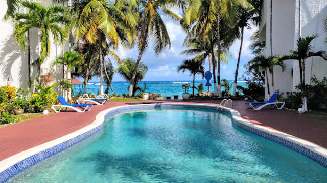 Chrisanns-Beach-Resort-1.jpg