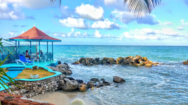 Chrisanns-Beach-Resort-2.jpg