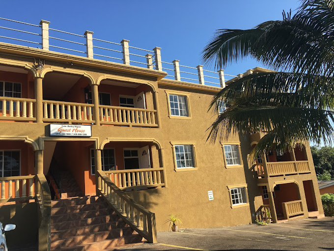 Cole-Bailey-Manor-Guest-House-2.jpg