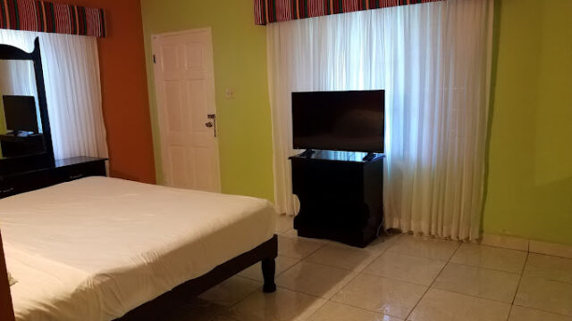 Coral-Seas-Beach-Resort-1.jpg