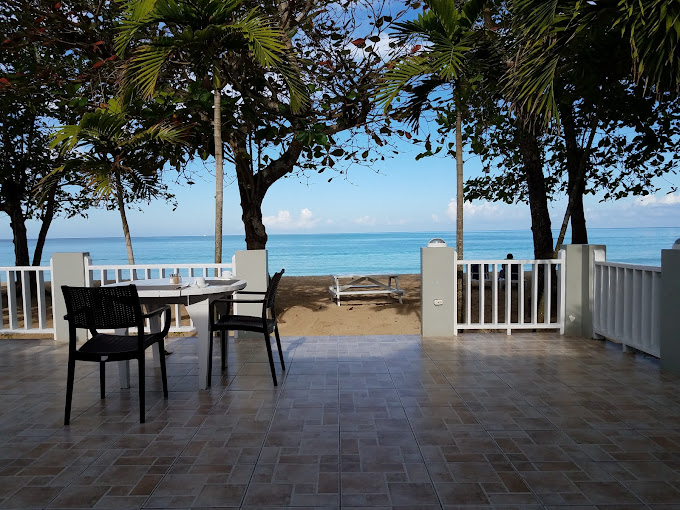 Coral-Seas-Beach-Resort-2.jpg