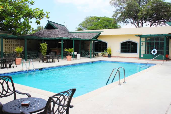 Courtleigh Hotel and Suites