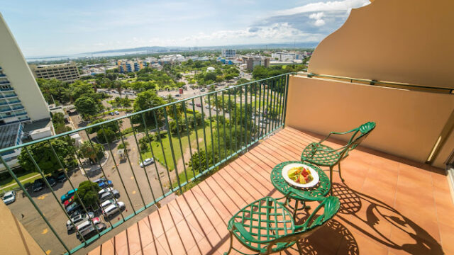Courtleigh-Hotel-and-Suites-3.jpg