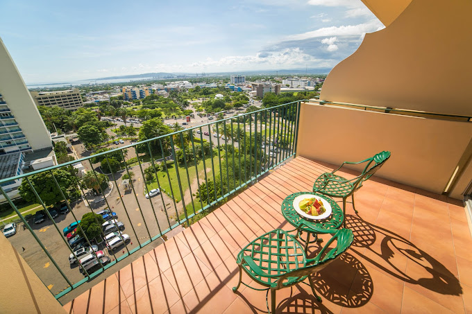 Courtleigh-Hotel-and-Suites-3.jpg