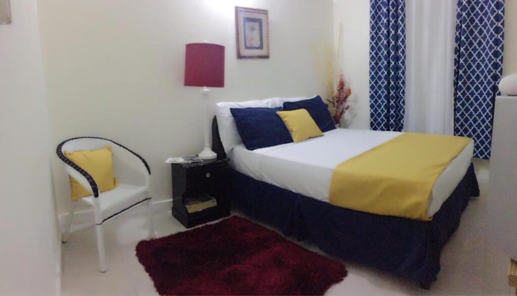 Deez-Bed-Breakfast-1.jpeg