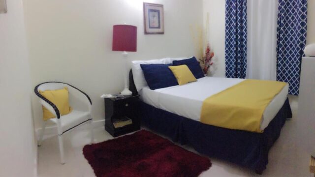Deez-Bed-Breakfast-1.jpeg