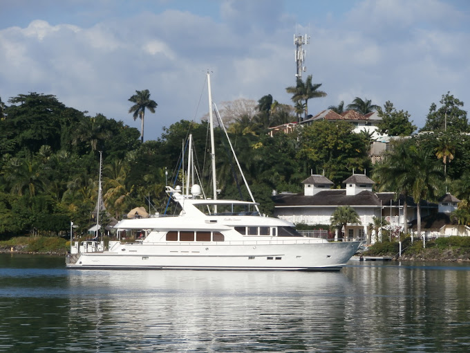 Errol-Flynn-Marina-3.jpg