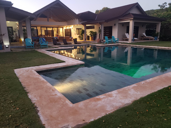Fantasy & Beachnut Villas