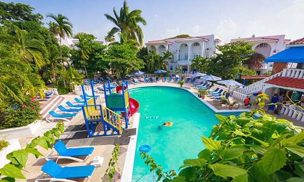 Franklyn-D.-Resort-Spa-1.jpg