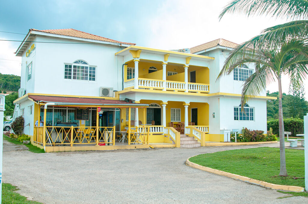 Global-Villa-Hotel-3.jpg