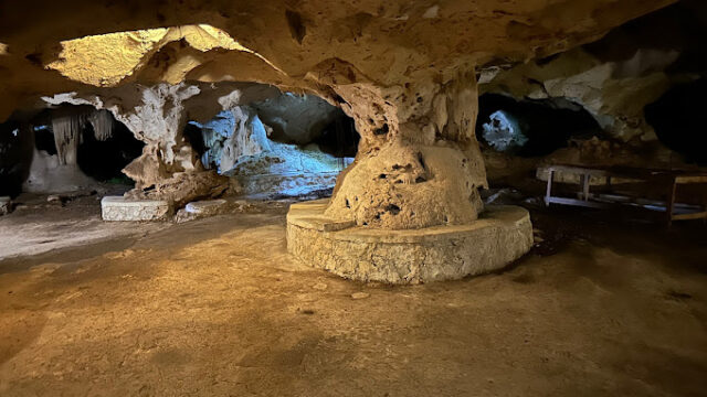 Green-Grotto-Caves-Attractions-3.jpg