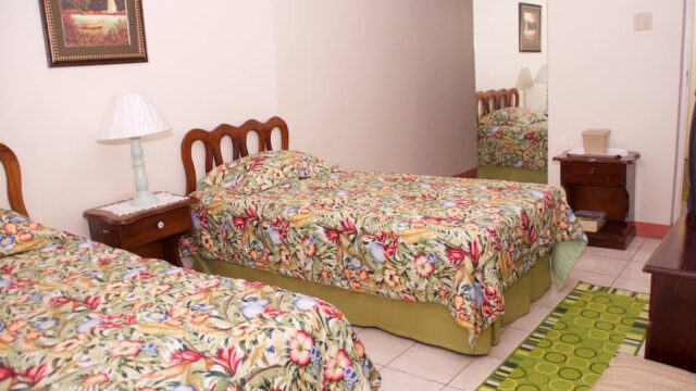 Hilltop-Hotel-3.jpg