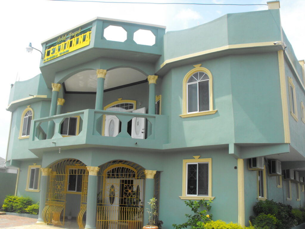 Hotel Tropik Leadonna