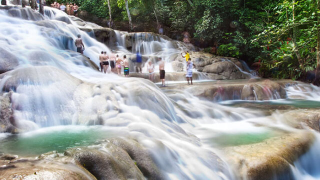 Jamaican-Taxi-Services-10.jpg