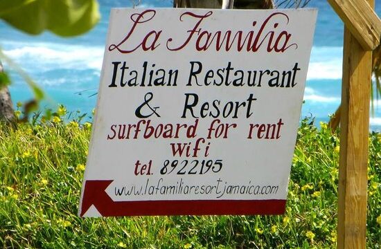 La-Familia-Resort-Restaurant-2.jpg