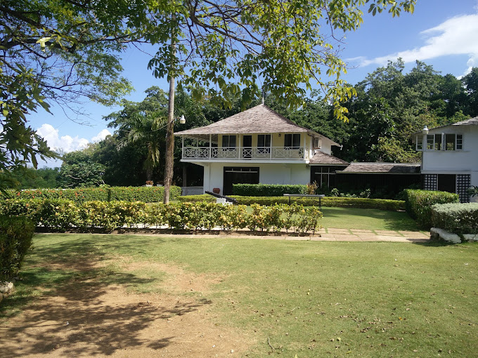 Laughing-Waters-Villa-3.jpg