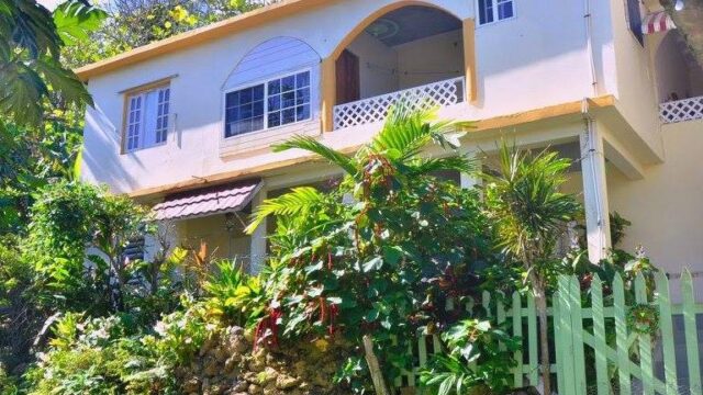 Likkle-Paradise-Guest-House-1.jpg