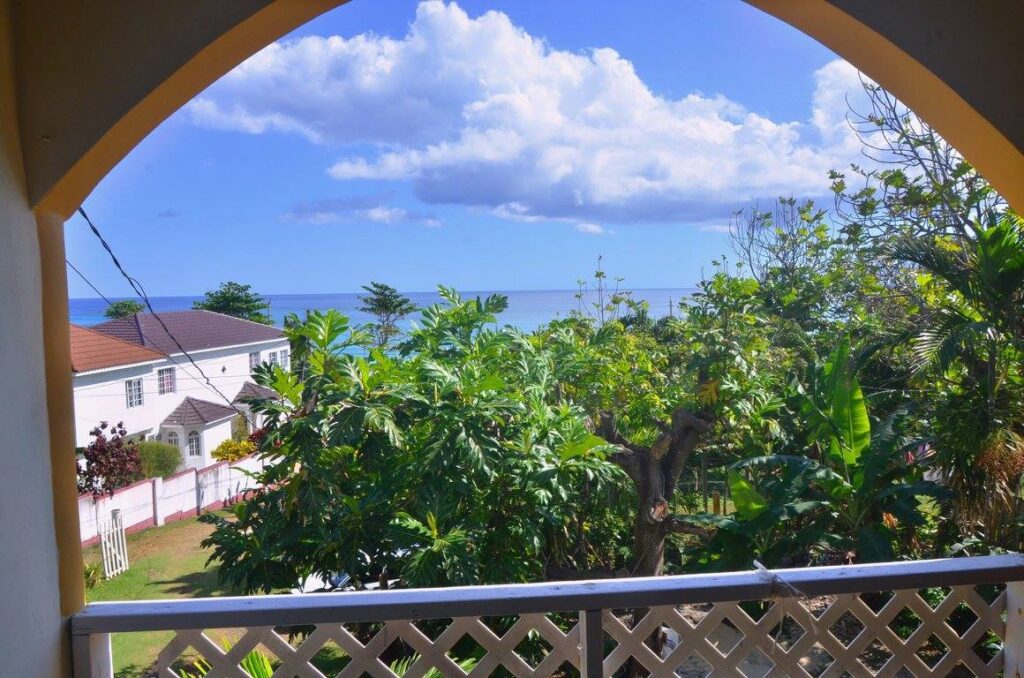 Likkle-Paradise-Guest-House-2.jpg