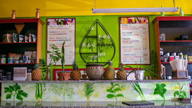 Living-Food-and-Juices-1.jpg