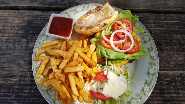 Longboarder-Bar-Grill-1.jpg
