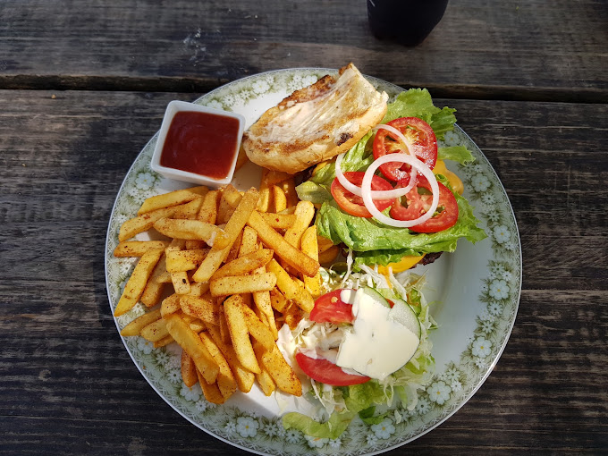 Longboarder-Bar-Grill-1.jpg