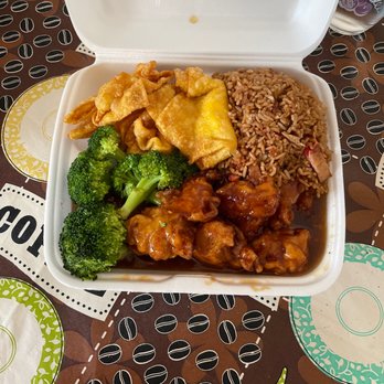 Lucky-Dragon-Chinese-Restaurant-3.jpg