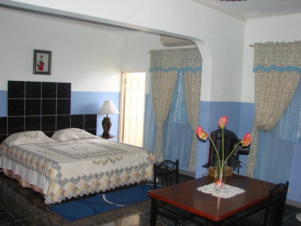 Morant-Villa-2.jpg