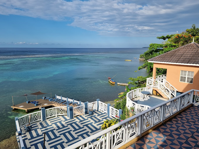 Moxons Beach Club
