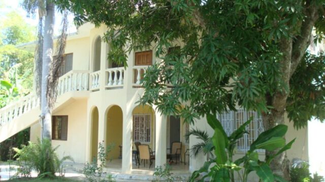 Ocean-Wave-Villa-2.jpeg