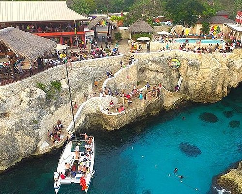 Ocho-Rios-Authentic-Tours-1.jpg