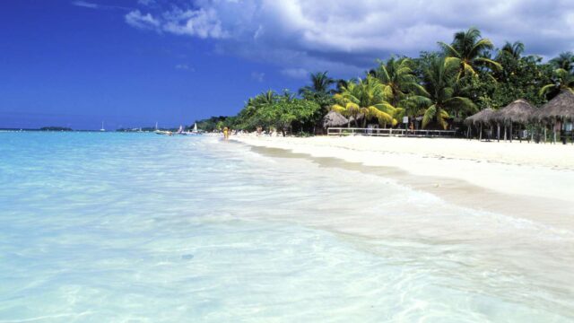 P-M-Supreme-bar-negril-2.jpg