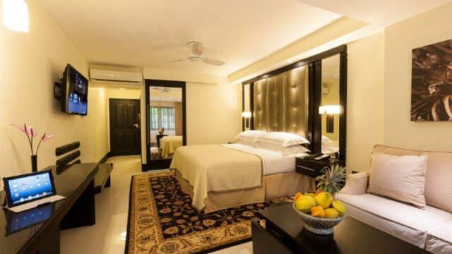 Regency-Bar-Lounge-The_1.jpg