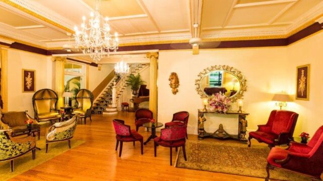 Regency-Bar-Lounge-The_2.jpg