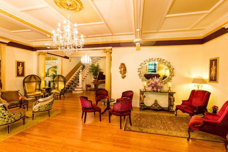 Regency-Bar-Lounge-The_2.jpg