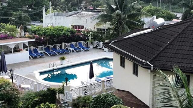 Relax-Resort-2.jpg