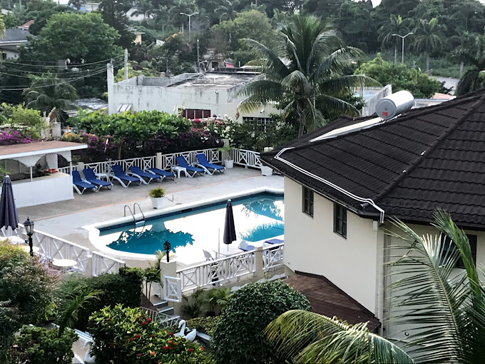 Relax-Resort-2.jpg
