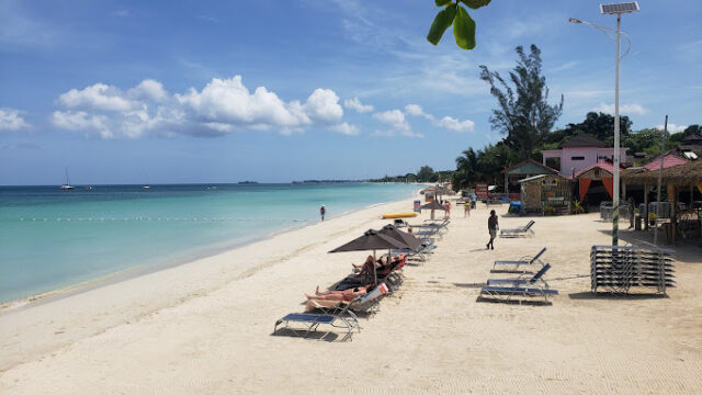 Rooms-Negril-2.jpg