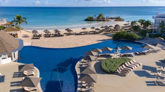 Royalton-White-Sands-Resort-1.jpg