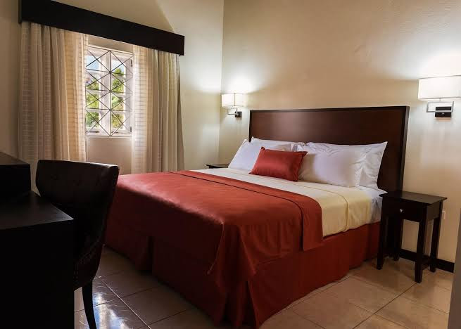 Shirley-Retreat-Hotel-1.jpg