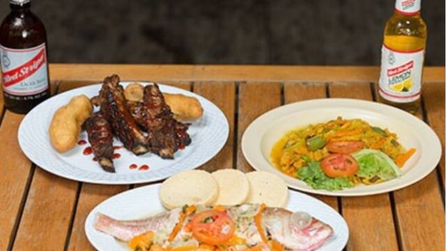Smokeez-by-the-Sea-Bar-and-Grill-2.jpg