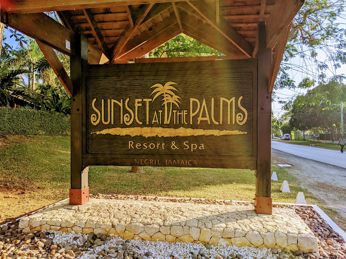 Sunset-At-The-Palms-Resort-3.jpg