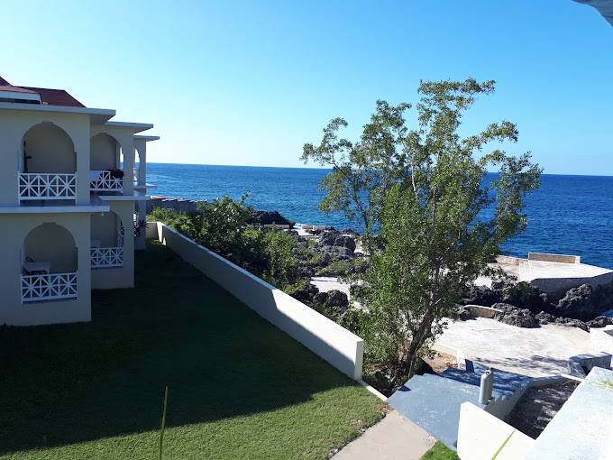 Sunset-on-the-Cliffs-Resort-2.jpg