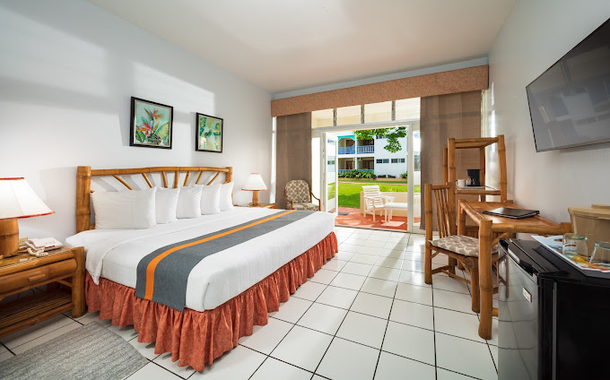 Tobys-Resort-1.jpg