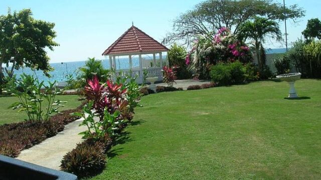 Whispering-Bamboo-Cove-Resort-3.jpg